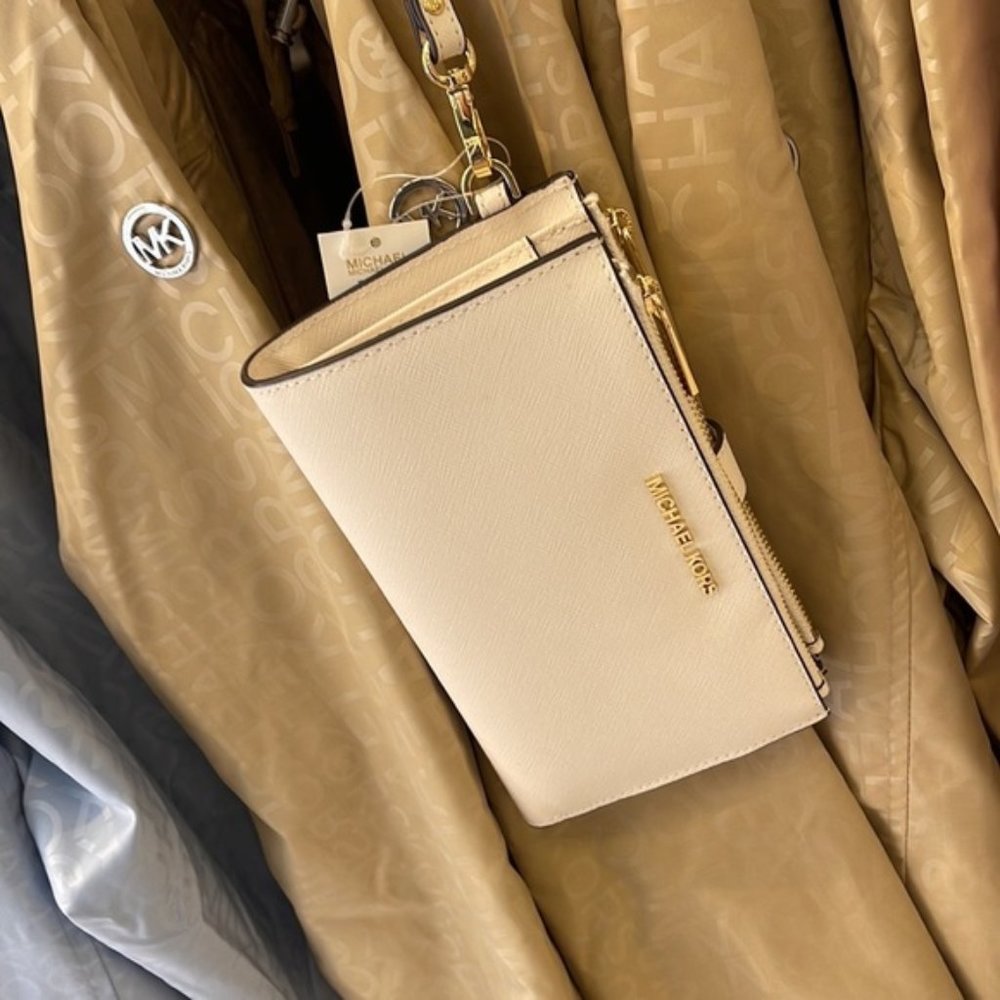 Michael Kors Jet Set Travel Large Double Zip Wristlet Wallet Light Cream Leather - Picture 15 of 16
